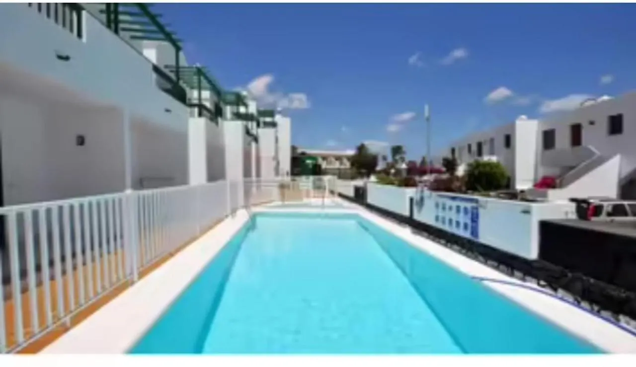 Beautiful Spacious 1-Bed Apartment With Aircon Puerto del Carmen   Puerto del Carmen (Lanzarote)