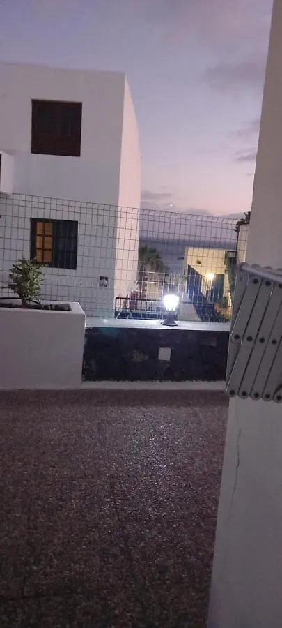 Beautiful Spacious 1-Bed Apartment With Aircon Puerto del Carmen  Puerto del Carmen (Lanzarote)