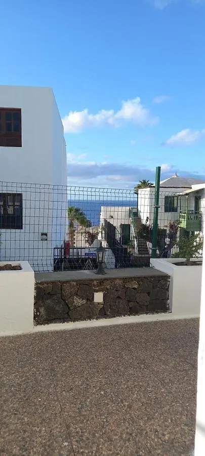 Beautiful Spacious 1-Bed Apartment With Aircon Puerto del Carmen