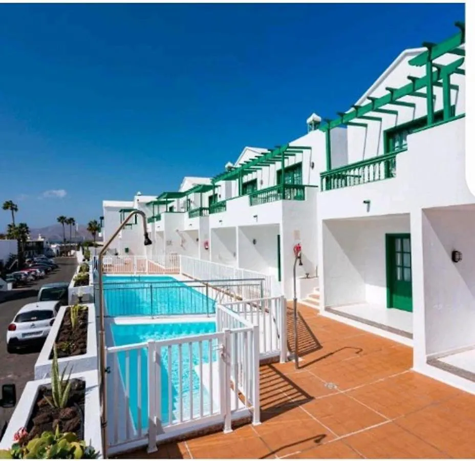 Beautiful Spacious 1-Bed Apartment With Aircon Puerto del Carmen