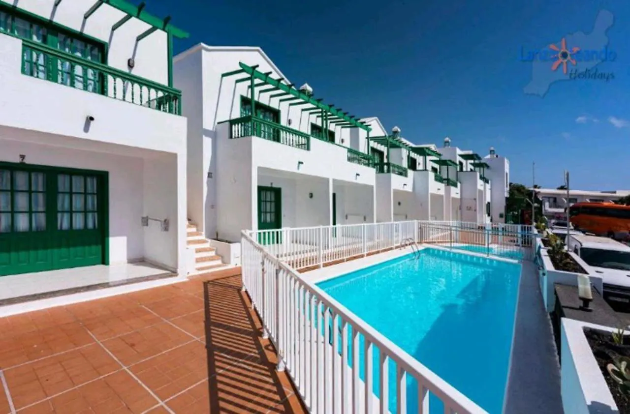 Beautiful Spacious 1-Bed Apartment With Aircon Puerto del Carmen