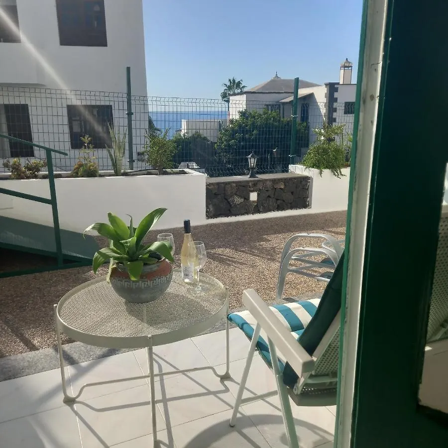 Beautiful Spacious 1-Bed Apartment With Aircon Puerto del Carmen  España