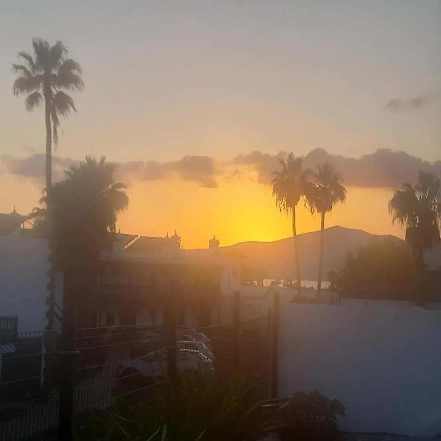 Beautiful Spacious 1-Bed Apartment With Aircon Puerto del Carmen