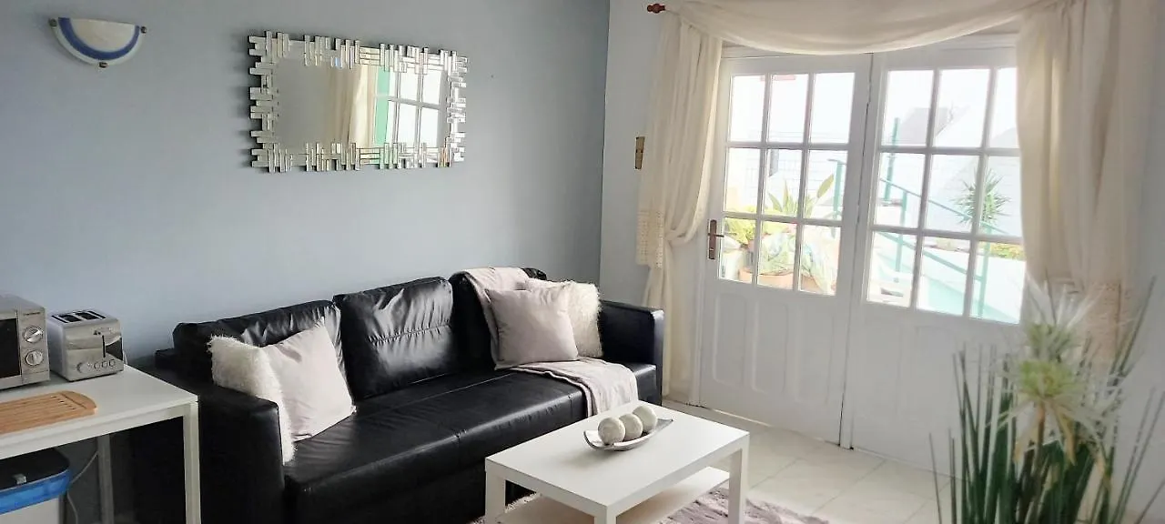 Beautiful Spacious 1-Bed Apartment With Aircon Puerto del Carmen